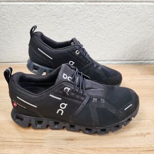 On Cloud 5 Waterproof Women’s Running Shoes Black Size 7.5 Athletic Sneaker